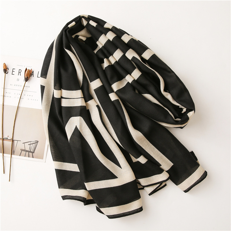 Spain Luxury Brand Black Beige - Tippet Line のレビューと価格